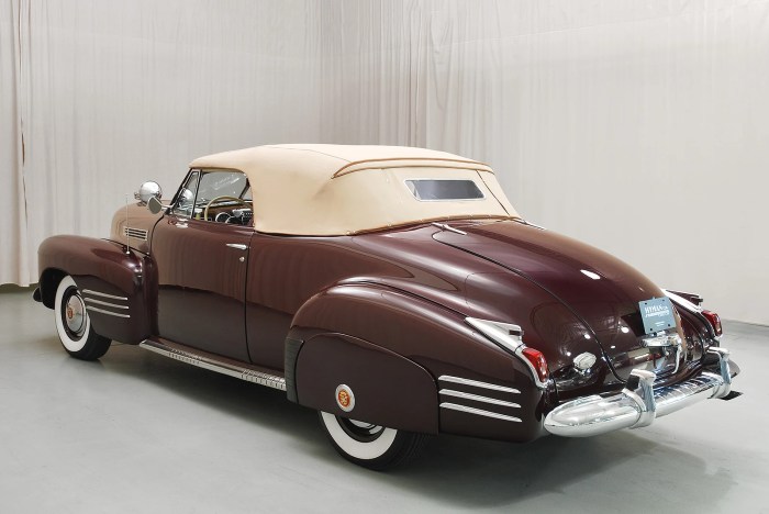 1941 Cadillac Series 62: A Glimpse of American Automotive History