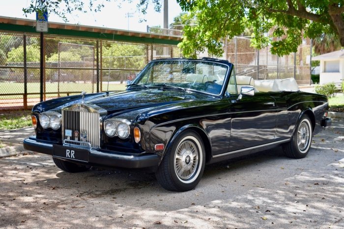 Rolls royce corniche 1980 coupe hooper 2048 1536