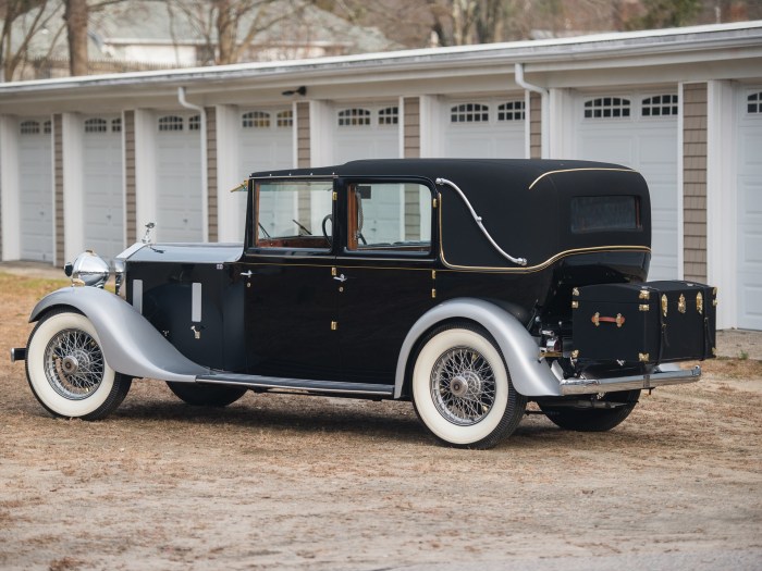 Royce rolls 1933 enclosed maberly limousine thrupp sedanca sotheby rm auctions rmsothebys amelia island