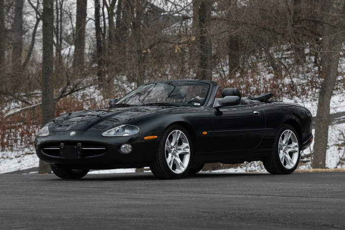 Jaguar xkr 2003 xk coupe xk8 2002 2004 car v8 cars x100 1998 2006 qev 2000 2d 32v hp jag