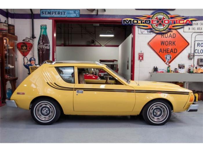 Gremlin amc 1976 cars car red hatchback old gremlins parked july 70s american choose board