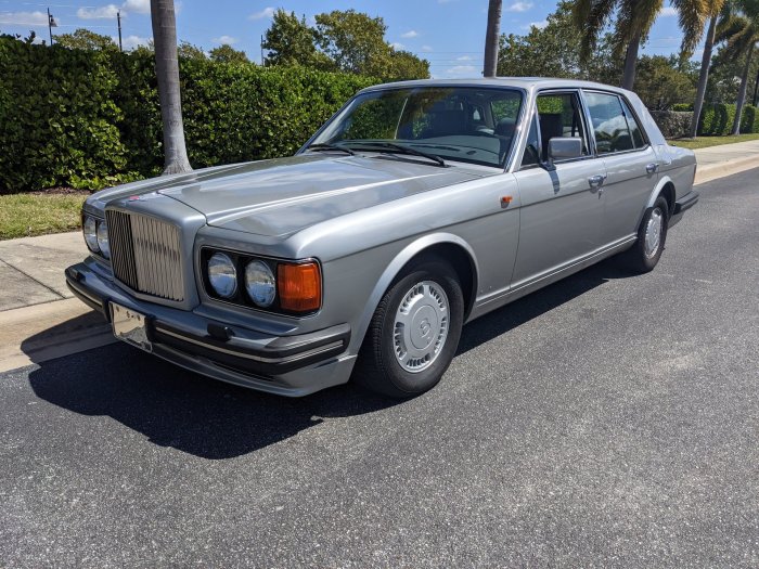 1990 Bentley Turbo R: A Luxurious Icon of Automotive Power