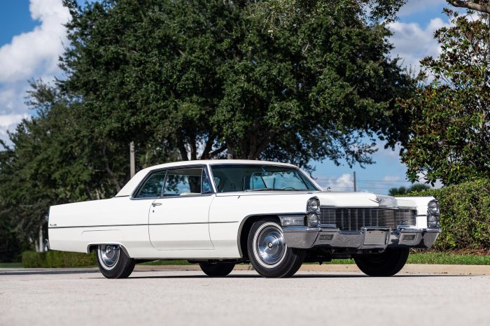 1965 Cadillac Coupe Deville