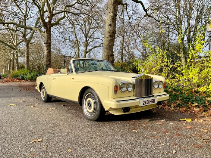 Rolls royce corniche ii convertible