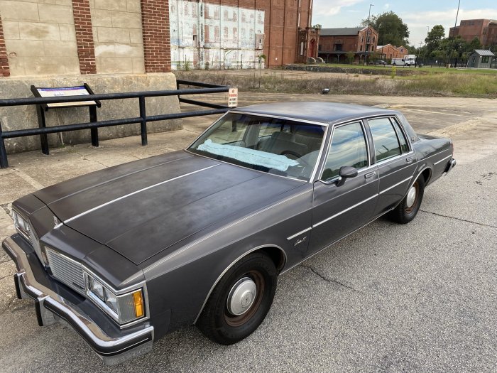 Oldsmobile 1982 delta royale brougham eight eighty houston texas states united