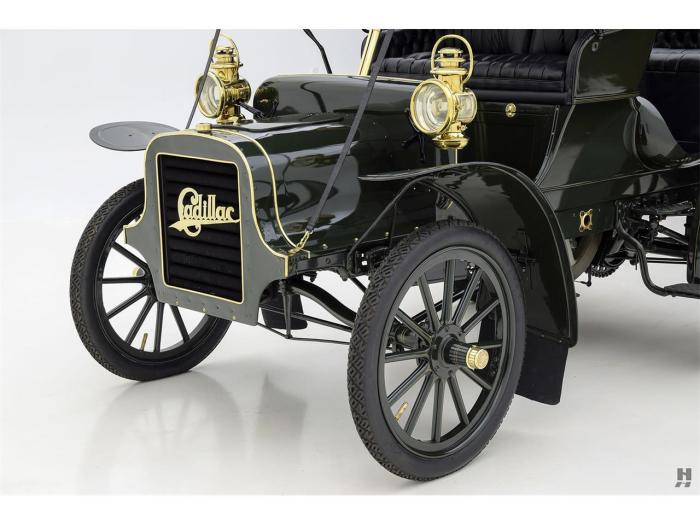 1906 Cadillac Antique: A Glimpse into Automotive History