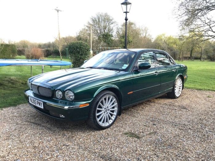 2005 Jaguar XJ8: A Classic Luxury Sedan