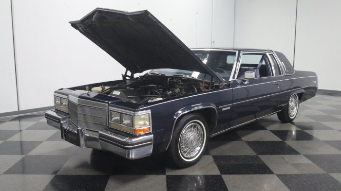 Cadillac 1983 coupe deville elegance