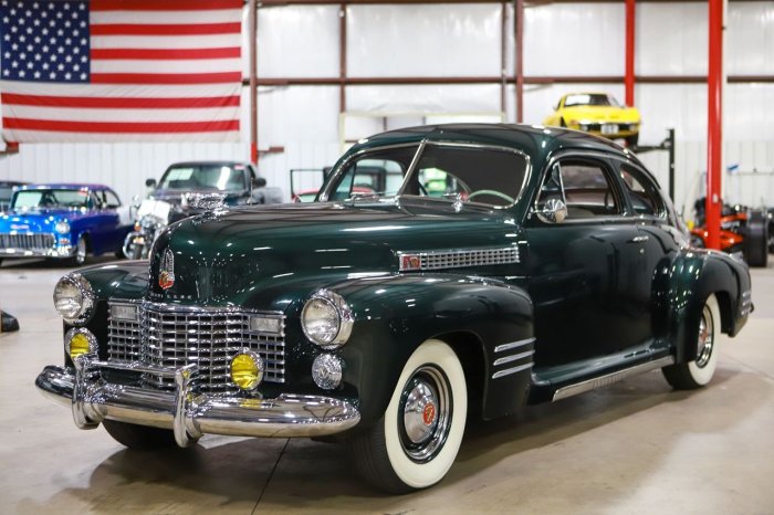 1941 Cadillac Series 61: A Glimpse of American Luxury