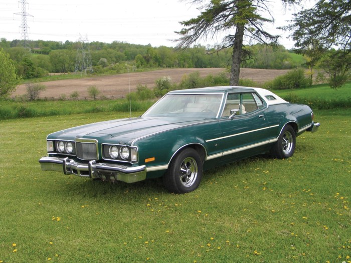 1976 Mercury Cougar XR7: A Classic American Muscle Car