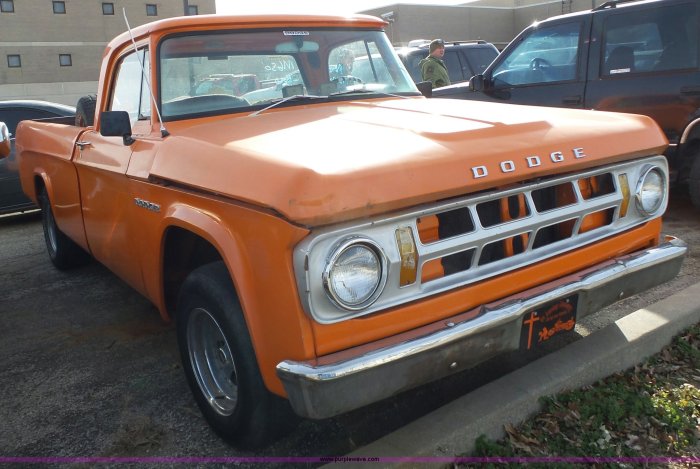 Dodge d100 1968 sale cadillac pickup truck mi classiccarsbay classic