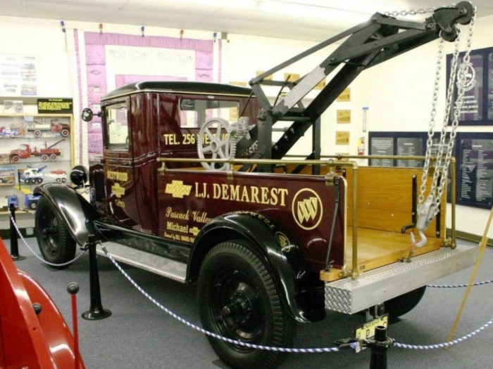 1929 Chevrolet Tow Truck: A Glimpse into Automotive History