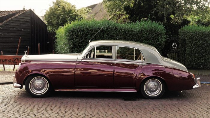 1975 Rolls-Royce Silver Cloud: A Timeless Classic