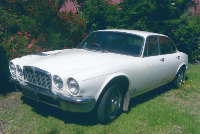 Jaguar xj xj6 series 1974 2000 1973 1968 sedan cars classic coupe sale 1983 xj12 daimler sovereign double