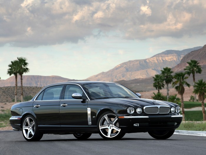 Jaguar xj v8 super 2005 x350 2006 portfolio wallpapers xjr xj8 daimler 2048 1536 cars size pixels full momentcar car