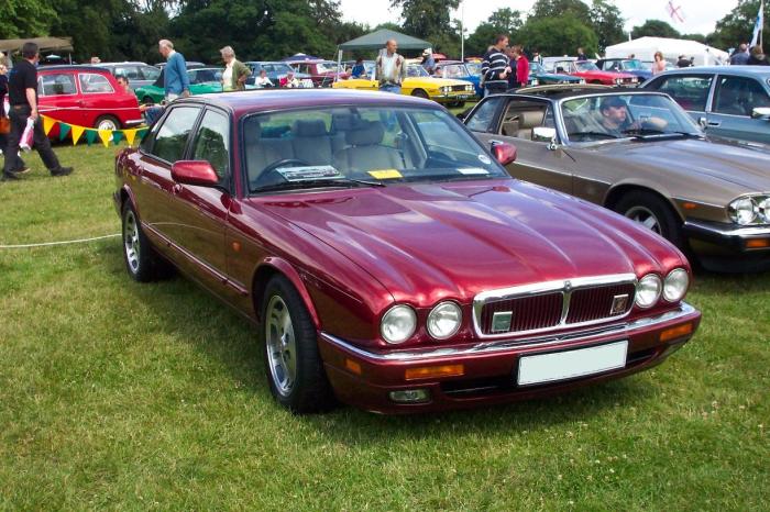 1995 Jaguar XJR: A Classic British Sports Sedan