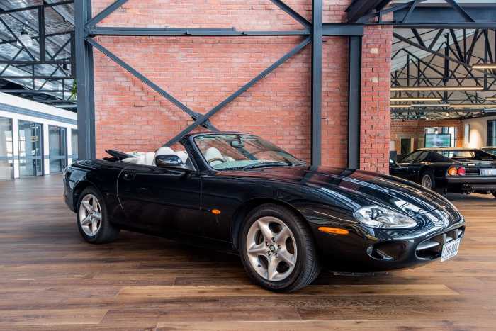 Jaguar xk8