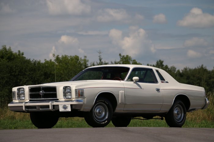 1967 chrysler wagon town survivor barnfinds