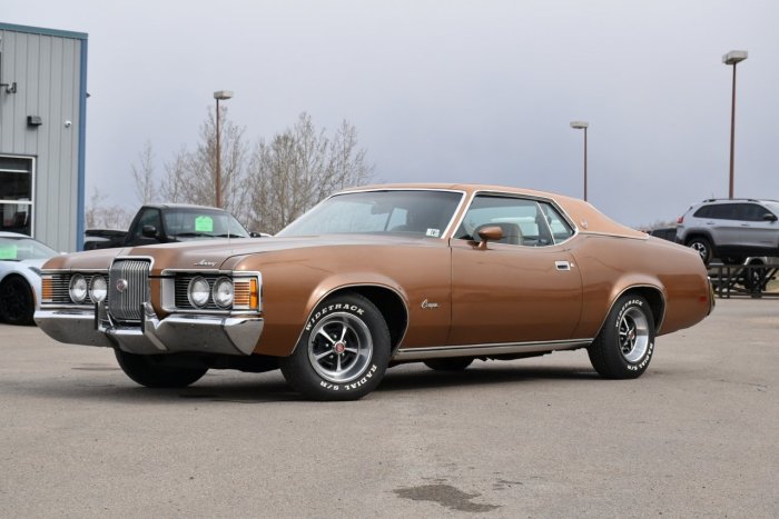 1971 Mercury Cougar XR7: A Classic American Muscle Car