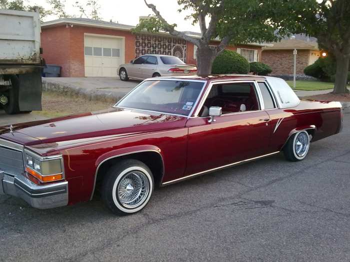 Cadillac deville 1983 momentcar