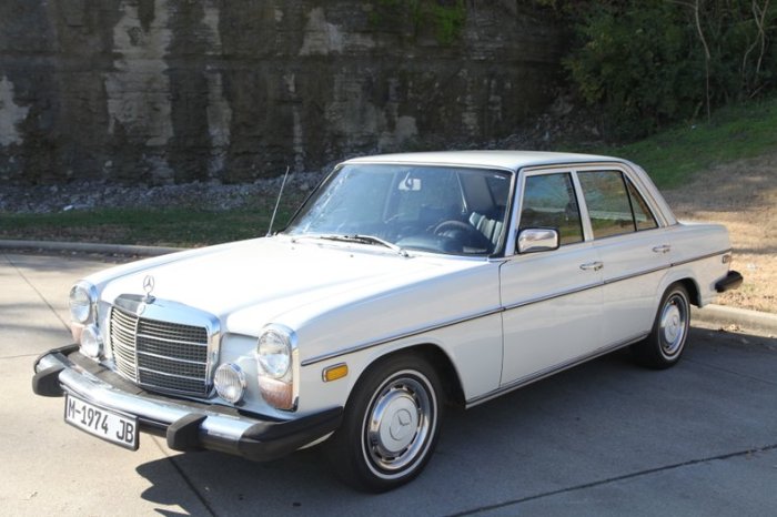 1974 Mercedes-Benz 240D