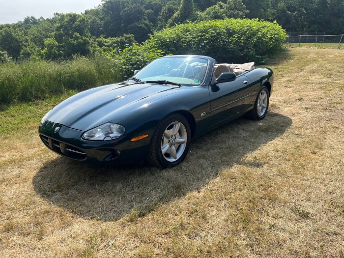 Jaguar xk8 convertible