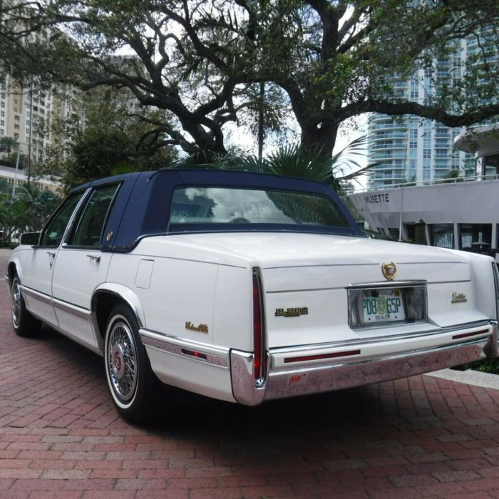 Deville cadillac 1992 sedan phaeton sale austin texas states united door used