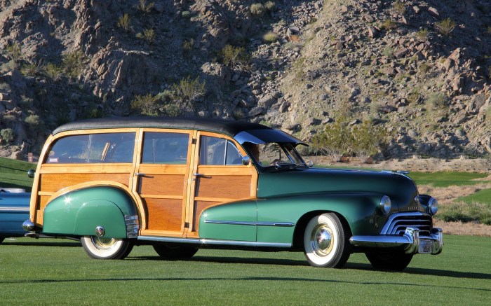 Oldsmobile 1946 special wagon woodie fvl station style red motors general products momentcar