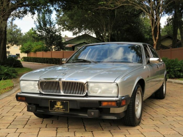 Jaguar 1992 xj6 sovereign offered model