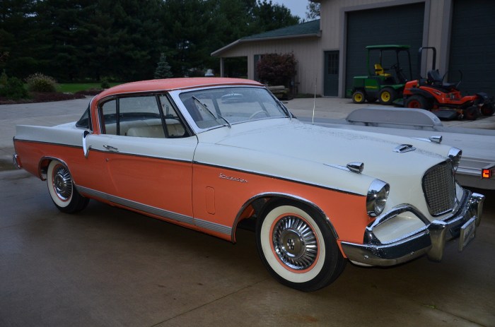 Studebaker hawk 1956 golden momentcar