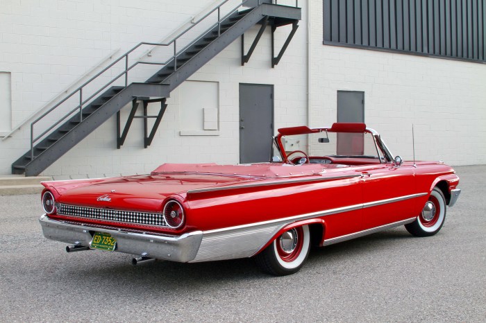 Galaxie 1961 sunliner ford model convertible promo hobbydb car