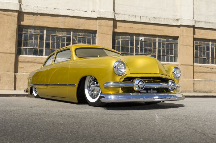 1951 ford sedan custom deluxe