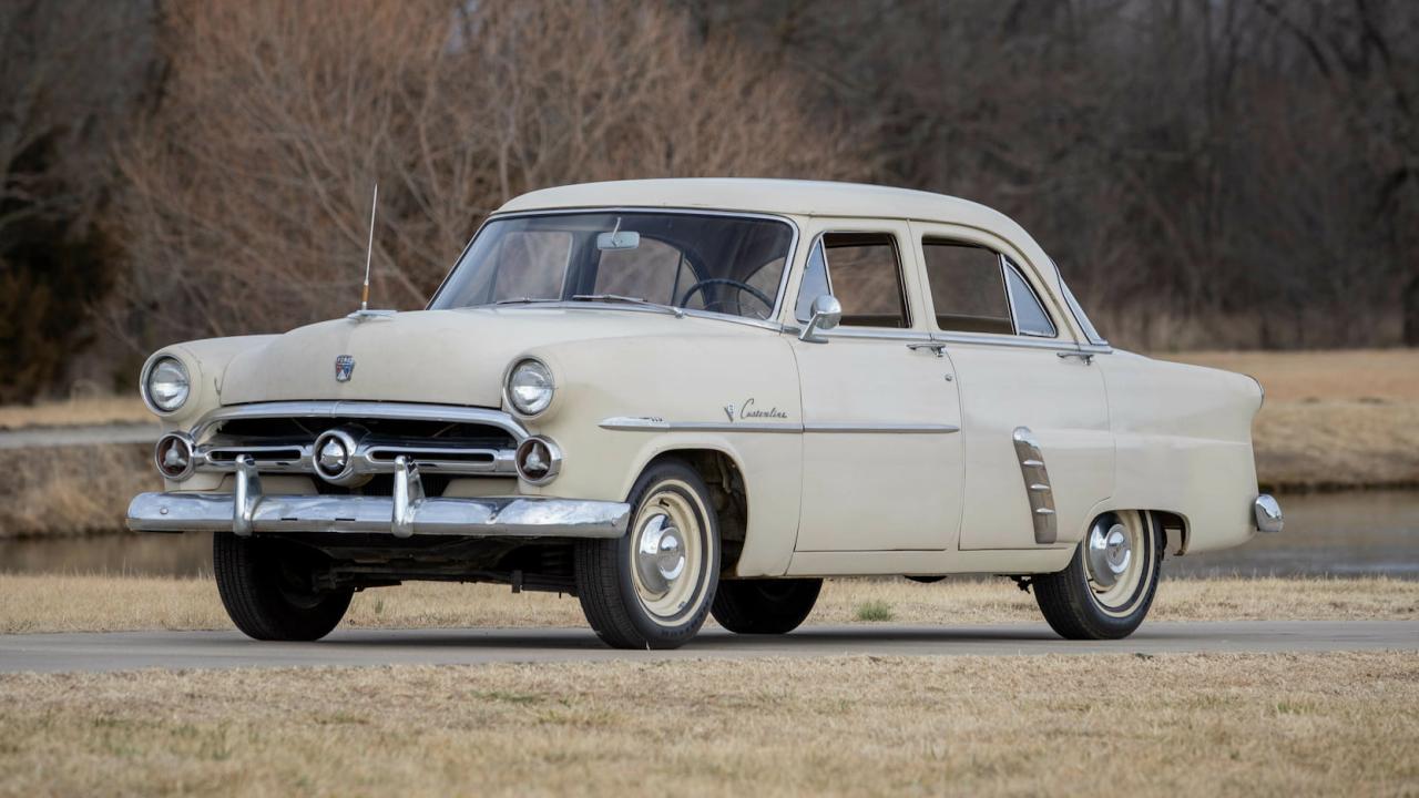 1952 Ford Sedan