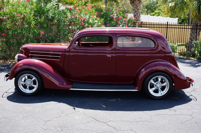 1936 Ford Sedan