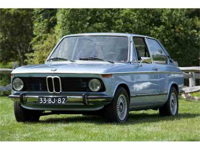 1974 BMW 2002: A Classic Sports Sedan