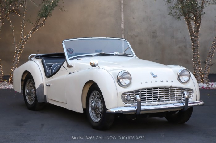 Roadster triumph tr3a tr 3a 1958 british racing green offs tan knock wire wheels over wow leather ride comments revivaler
