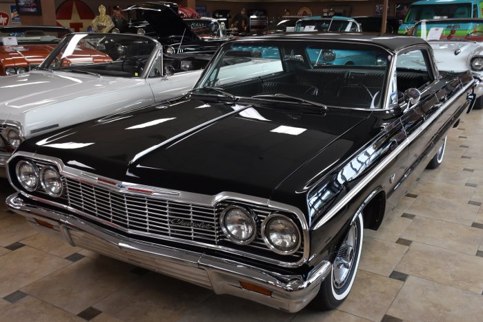 1964 Chevrolet Impala SS: A Classic American Muscle Car