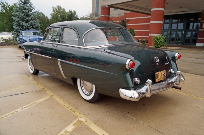 1952 ford sedan door mainline alamy shopping cart