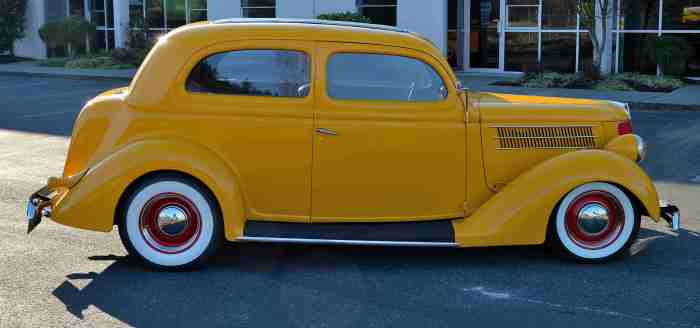 1936 ford sedan door