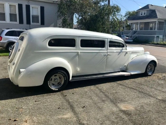 Packard 1937 limousine twelve car