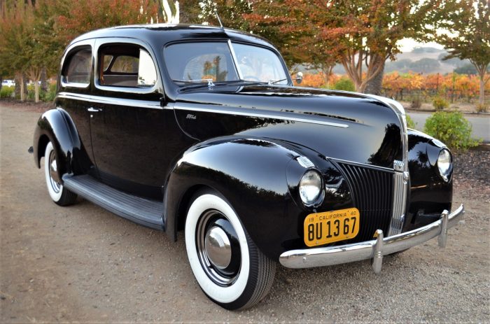 Ford 1940 tudor hot rod sedan hotrod rear