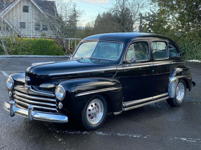 1947 Ford 4-Dr Sedan