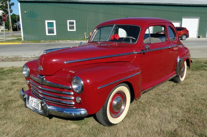 1948 Ford Super Deluxe