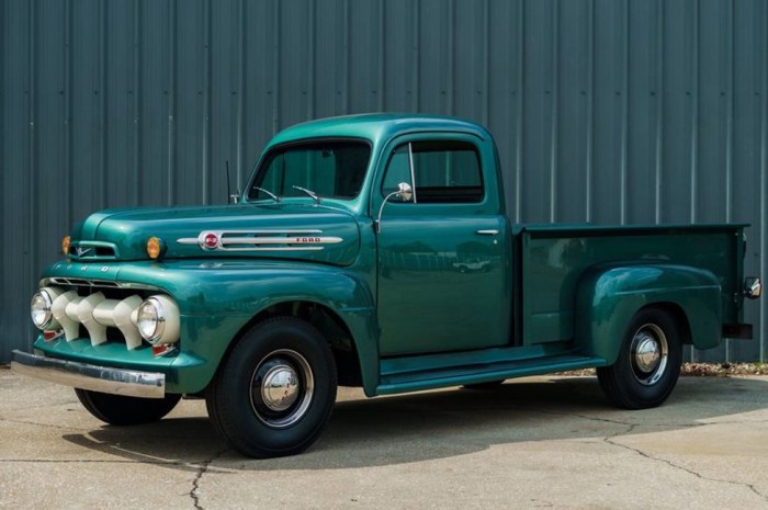 Restored truck bringatrailer pickups bat