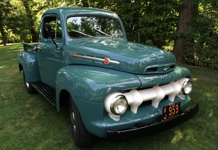 Ford 1952 f1 classic paramount