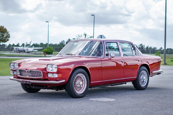 Maserati quattroporte ingrandire tocca volte
