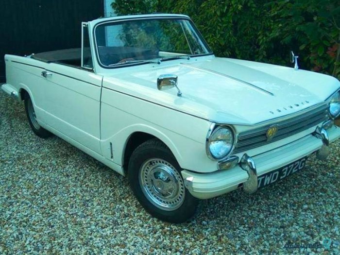Triumph saloon herald 1969 spec sold original offer near
