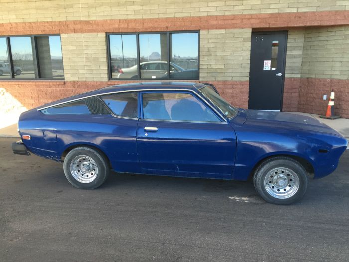 Datsun b210 hatchback 1977 cars old fastback parked
