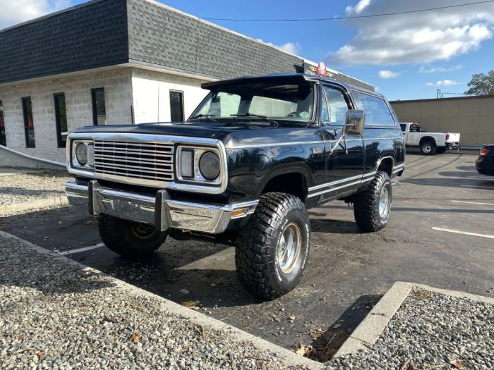 Plymouth 1978 trailduster 4x4 restored kind california