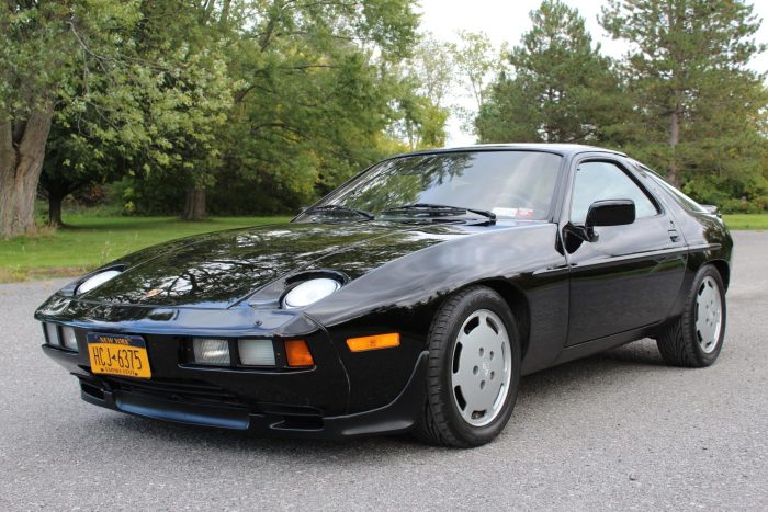 1984 Porsche 928: A Grand Tourers Legacy